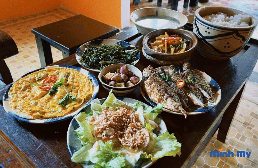 List 20+ quán ăn trưa Đà Lạt mà "thổ địa" không phải ai cũng biết