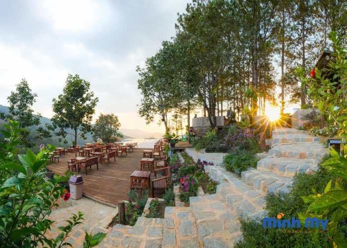 Review quán cafe Hoa Mây Garden Đà Lạt "siêu hot"