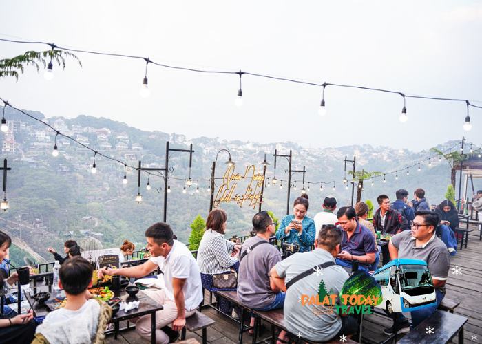 Đến Tiệm Gà Lưng Chừng Đồi thưởng thức bữa ăn view cực chill