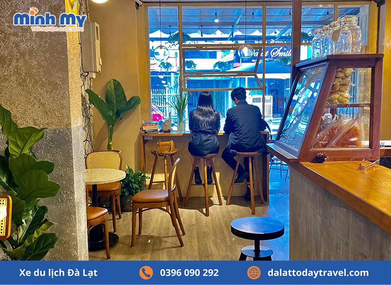 Không gian chill tại Tiệm Cafe trứng cô Ba Đà Lạt