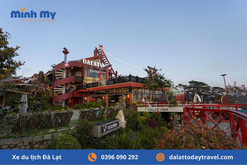 Không gian toàn cảnh tại Cafe Đà Lạt View