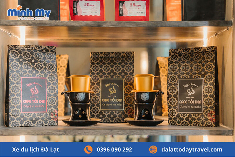 Quà lưu niệm tại Cafe Tỏi Đen