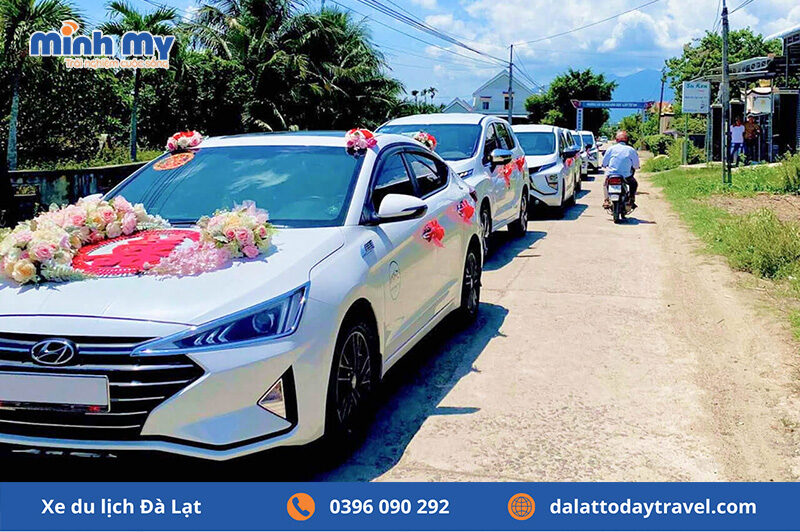 Dàn xe cưới màu trắng